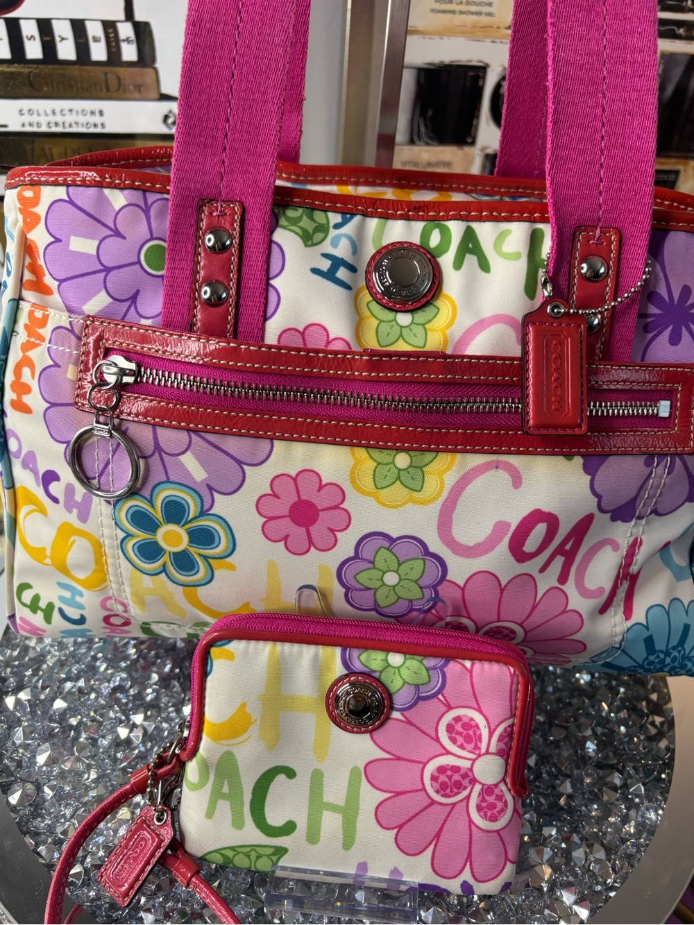 Coach 2010 y2k poppy Daisy Graffiti Floral set EUC - Picture 3 of 16